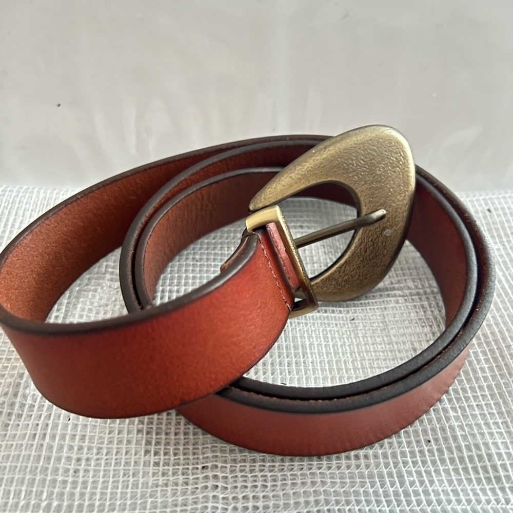 Elegant Tan Leather Belt with Gold Buckle - NWOT